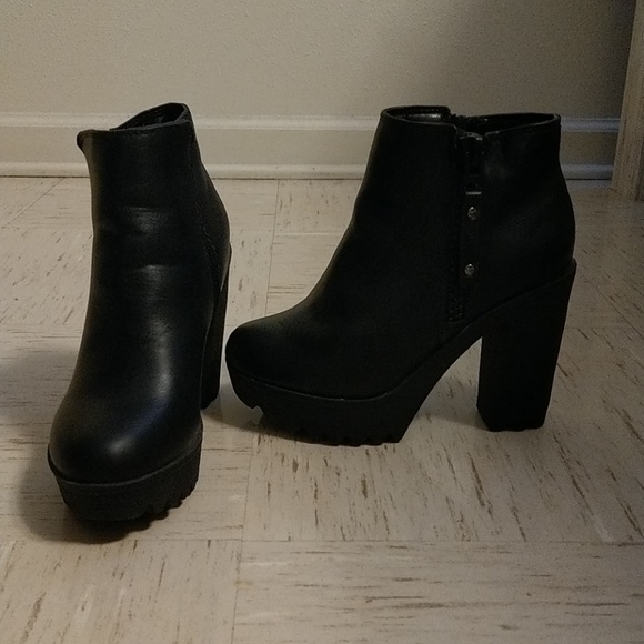 Boots - Picture 1 of 2
